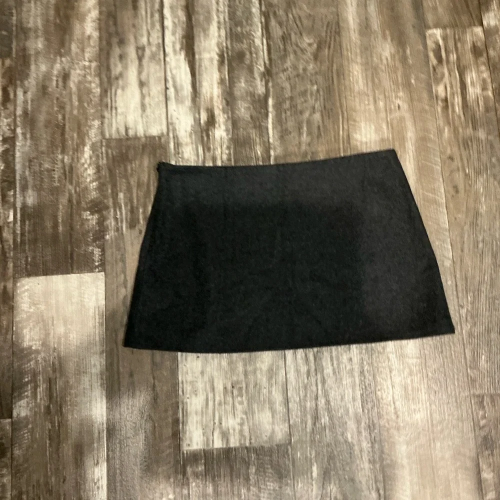 Motel Rocks Charcoal Mini Skirt Size Large - Picture 7 of 12